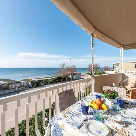 La Casa Sul Mare By Interhome * Casa Sant'Eugenia