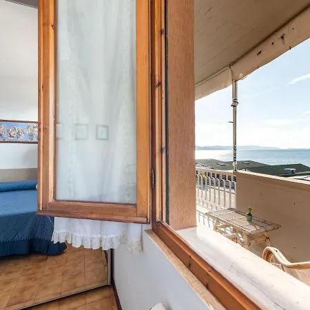 Apartment La Casa Sul Mare By Interhome