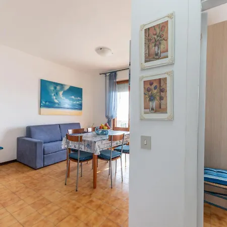 Apartment La Casa Sul Mare By Interhome Casa Sant'Eugenia